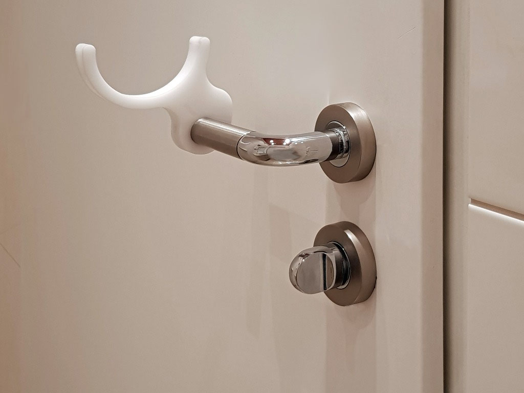 Hospital door handles infection protection without any reaction time Hospital door handle permanent protection against infection
