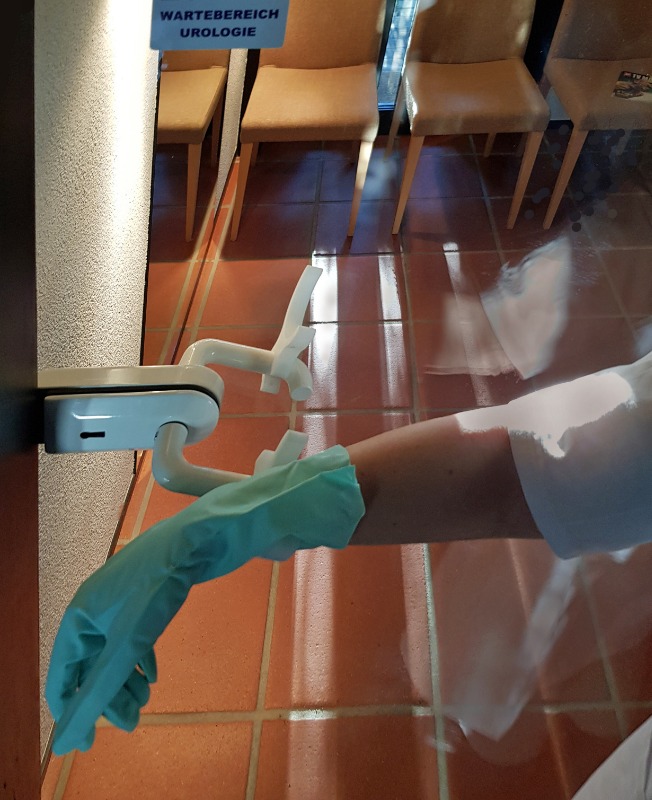 Saubere Hände und Türklinken durch Doorcies